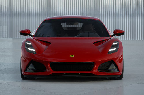 Full Front View of إميرا