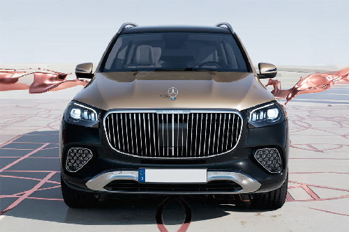 Full Front View of مايباخ جي إل إس
