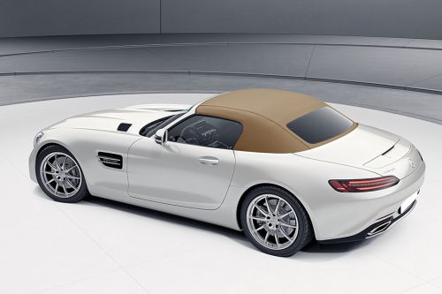 Rear Cross View of مرسيدس بنز AMG GT