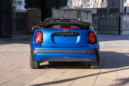 Full Rear View of ميني كونفرتيبل