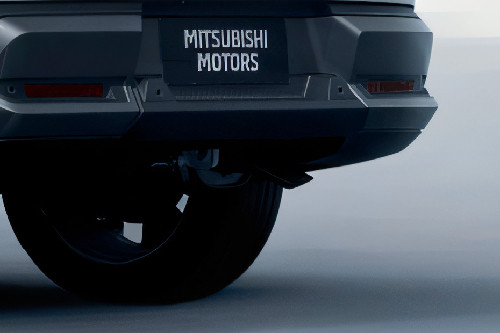Exhaust Pipe of ميتسوبيشي ديستينيتور