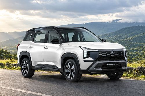 Mitsubishi Destinator Front Medium View