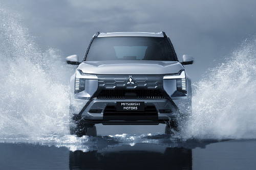 Full Front View of ديستينيتور