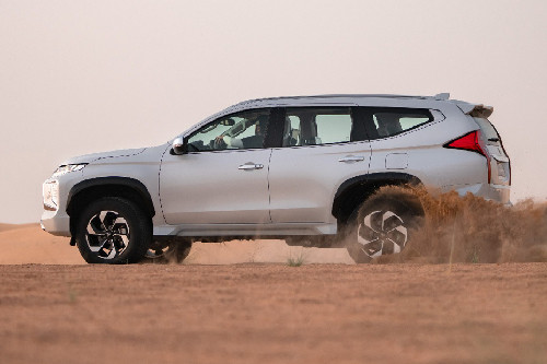 Montero Sport Side view