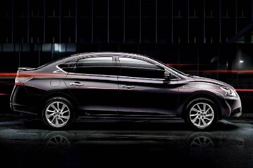 نيسان Sentra(2022-2023) Drivers Sideview
