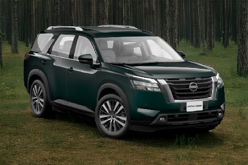 Nissan Pathfinder Front Medium View