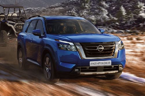 Nissan Pathfinder Front Side View