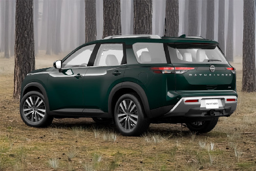 Rear Cross Side View of Nissan Pathfinder