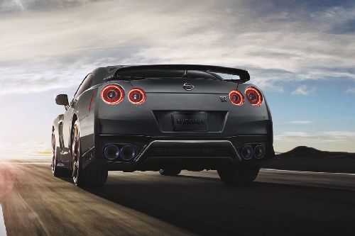 GT-R(2017-2020) Rear angle view