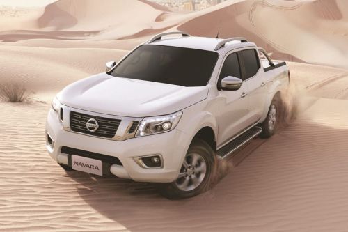 نيسان Navara Pickup(2017-2021) Side Medium View