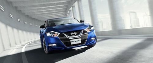 Nissan Maxima (2016-2018) Front Medium View