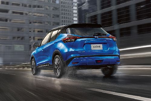 Rear Medium View of Nissan Kicks (2022-2024)