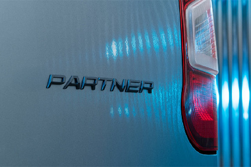 بارتنر Tail light