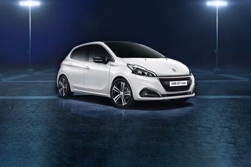 بيجو 208 GT-Line Front Cross Side View