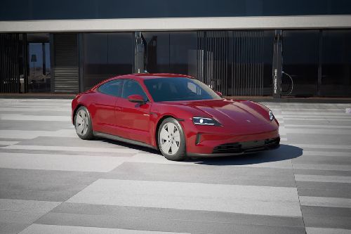 بورش تايكان Front Medium View