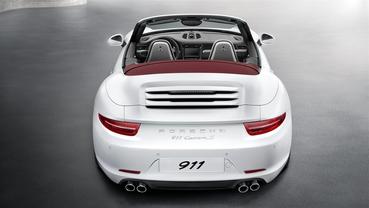 Full Rear View of بورش 911 Carrera S Cabriolet