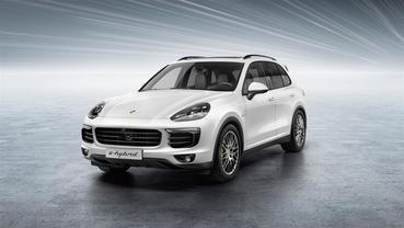 Porsche Cayenne S E-Hybrid Front Angle High View