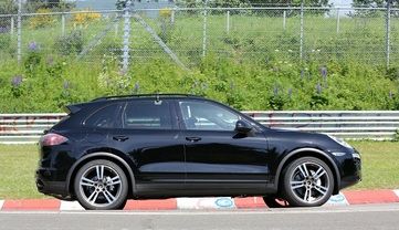 Cayenne Turbo S Side view