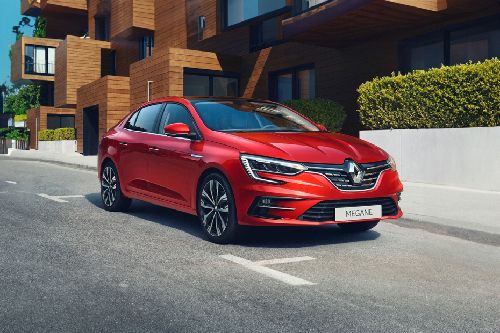 Renault  Megane (2022-2024) Front angle low view