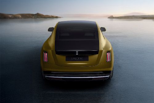 Full Rear View of رولز رويس سبيكتر