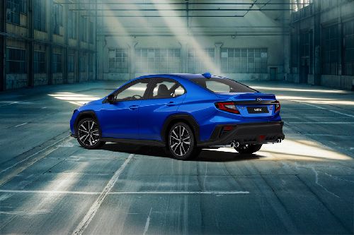 Rear Cross Side View of سوبارو دبليو آر إكس