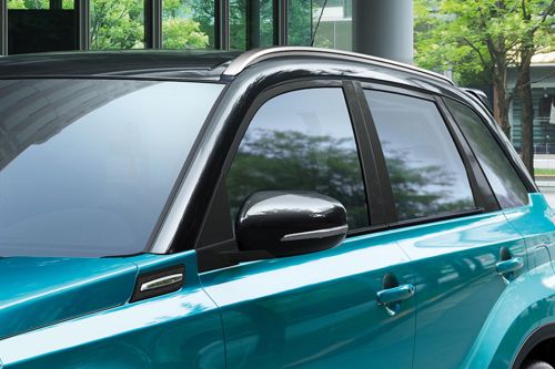 Suzuki Vitara Drivers Side Mirror Front Angle