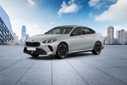 بي إم دبليو  الفئة الثانية جران كوبيه Front angle low view