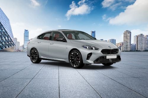بي إم دبليو الفئة الثانية جران كوبيه Front Medium View
