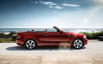 1 Series Convertible Side view