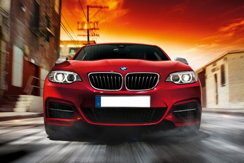 Full Front View of 2 Series Coupe (2022-2023)