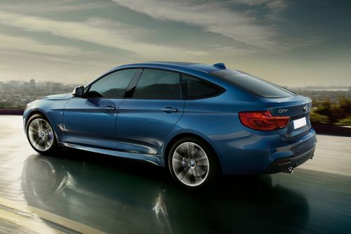Rear Cross View of بي إم دبليو 3 Series Gran Turismo