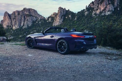 Rear Cross Side View of بي إم دبليو Z4