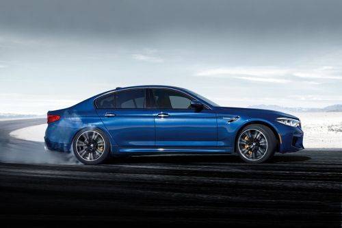 بي إم دبليو M5 Sedan Drivers Sideview