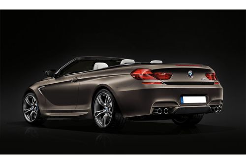 Rear Cross Side View of بي إم دبليو M6 Convertible