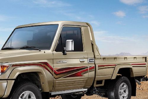 تويوتا Land Cruiser Pick Up Drivers Side Mirror Front Angle