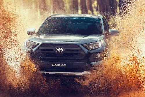 Full Front View of RAV 4 HEV (2022-2023)