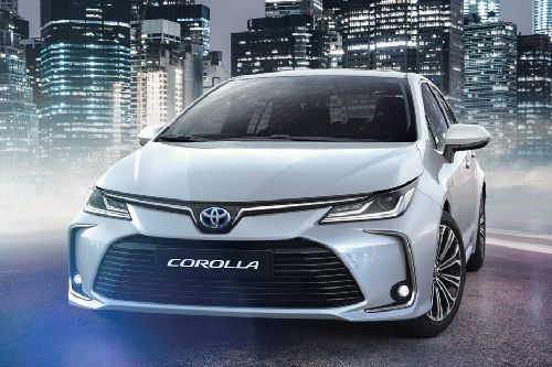 Toyota Corolla HEV Front Side View