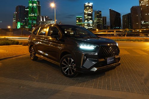 Toyota Veloz Front Cross Side View
