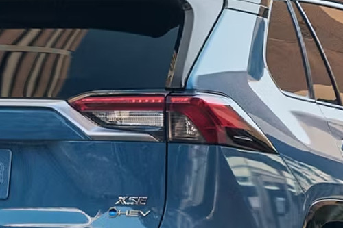 RAV4  Tail light