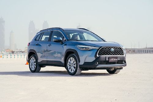 تويوتا Corolla Cross (2023-2024) Front Cross Side View