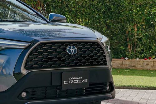 Corolla Cross (2023-2024) Grille View