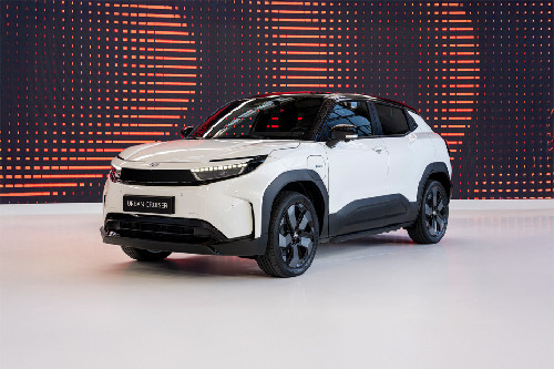 Toyota  Urban Cruiser 2026 Front angle low view