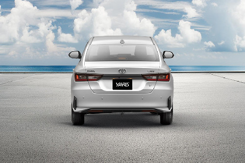 Full Rear View of تويوتا يارس 2023
