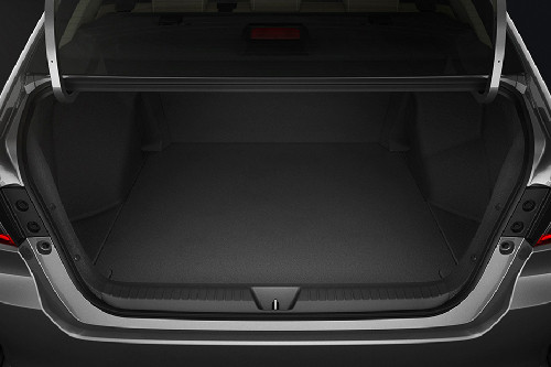 Trunk Open Closer View of يارس 2023