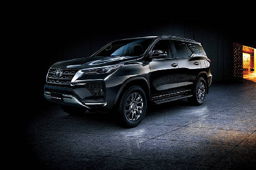 Toyota Fortuner 2024 Front Side View