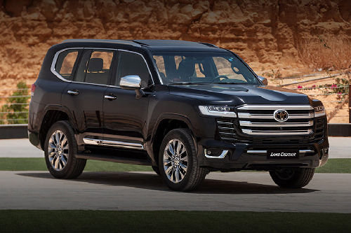 Toyota Land Cruiser 300 Front Cross Side View