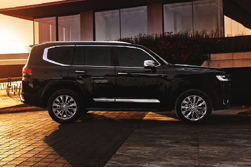 Land Cruiser 300 Medium Angle Front View
