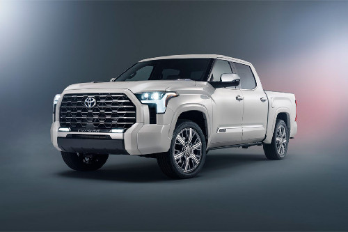 Toyota  Tundra Front angle low view