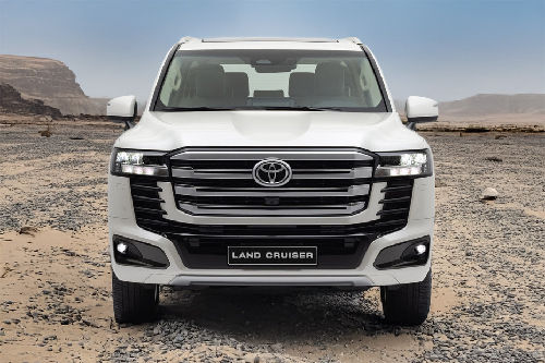 Full Front View of Land Cruiser HEV MAX 