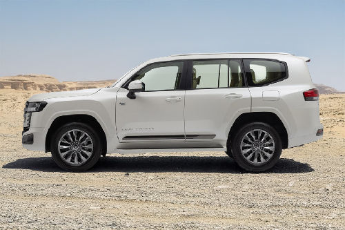 Land Cruiser HEV MAX  Side view